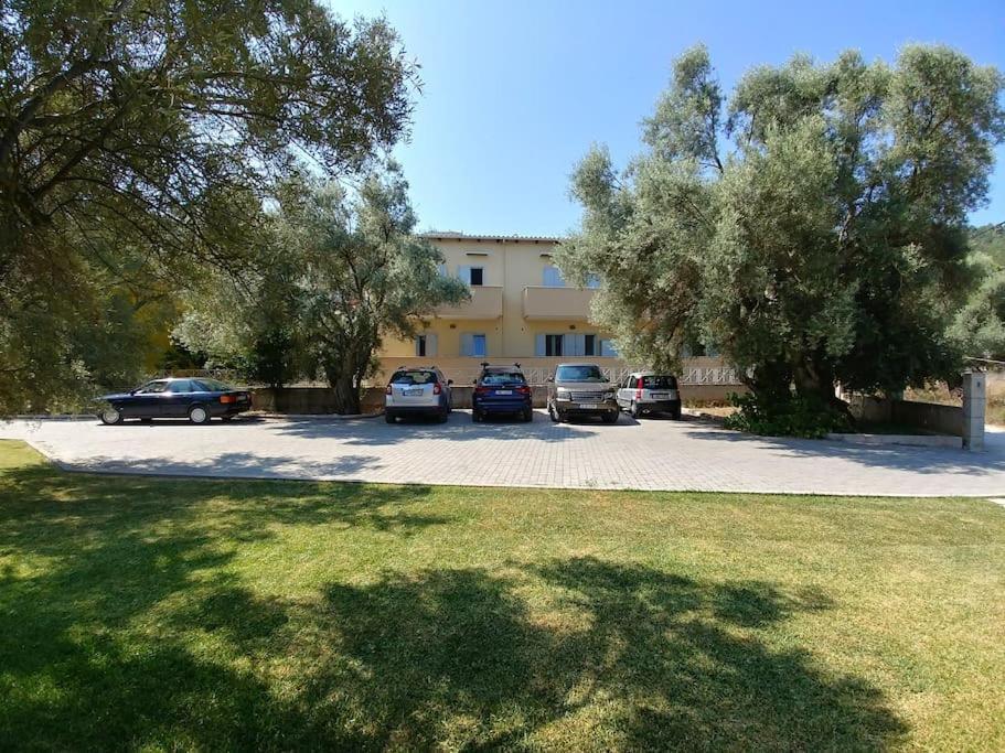 Villa *Drosia*/5' From Town & Sea/Mountain View Frínion Buitenkant foto